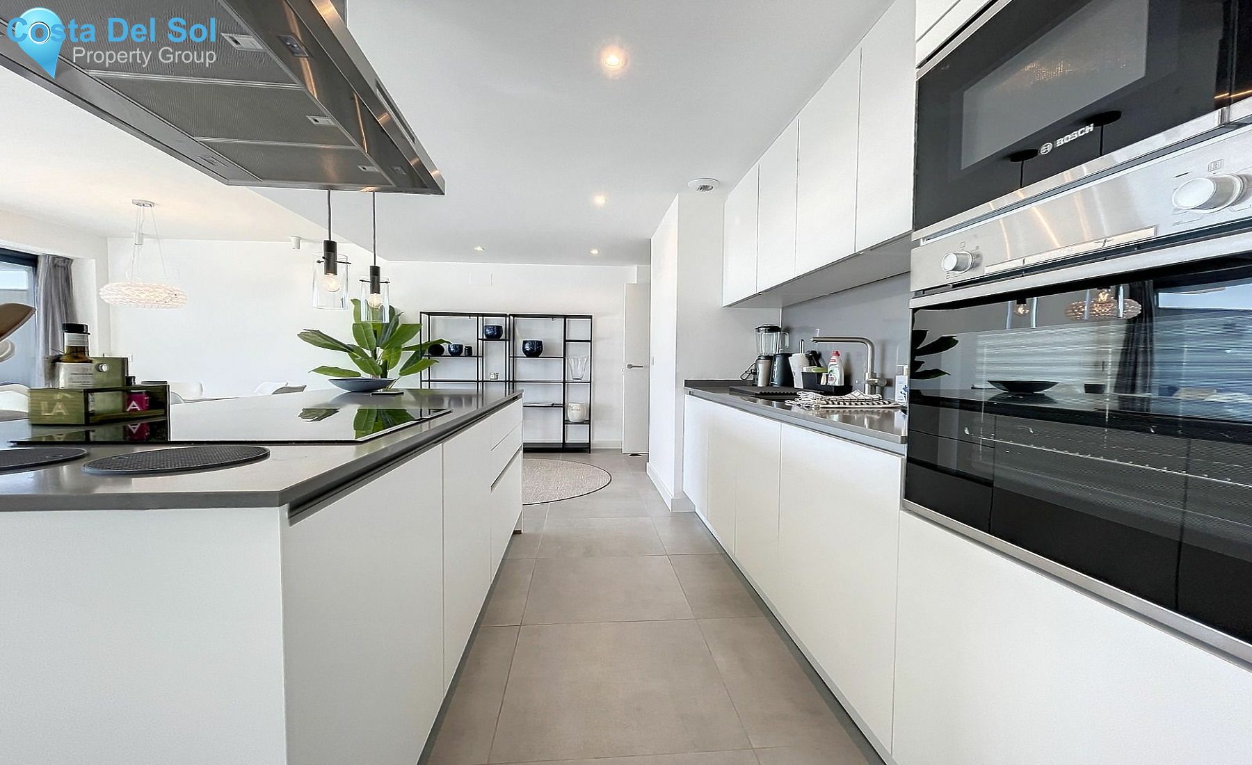 Middle Floor Apartment in Estepona-1550775