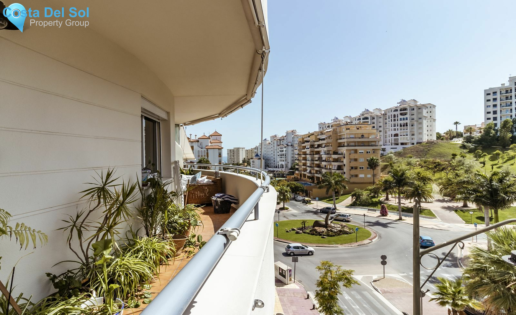 Middle Floor Apartment in Estepona-1553128