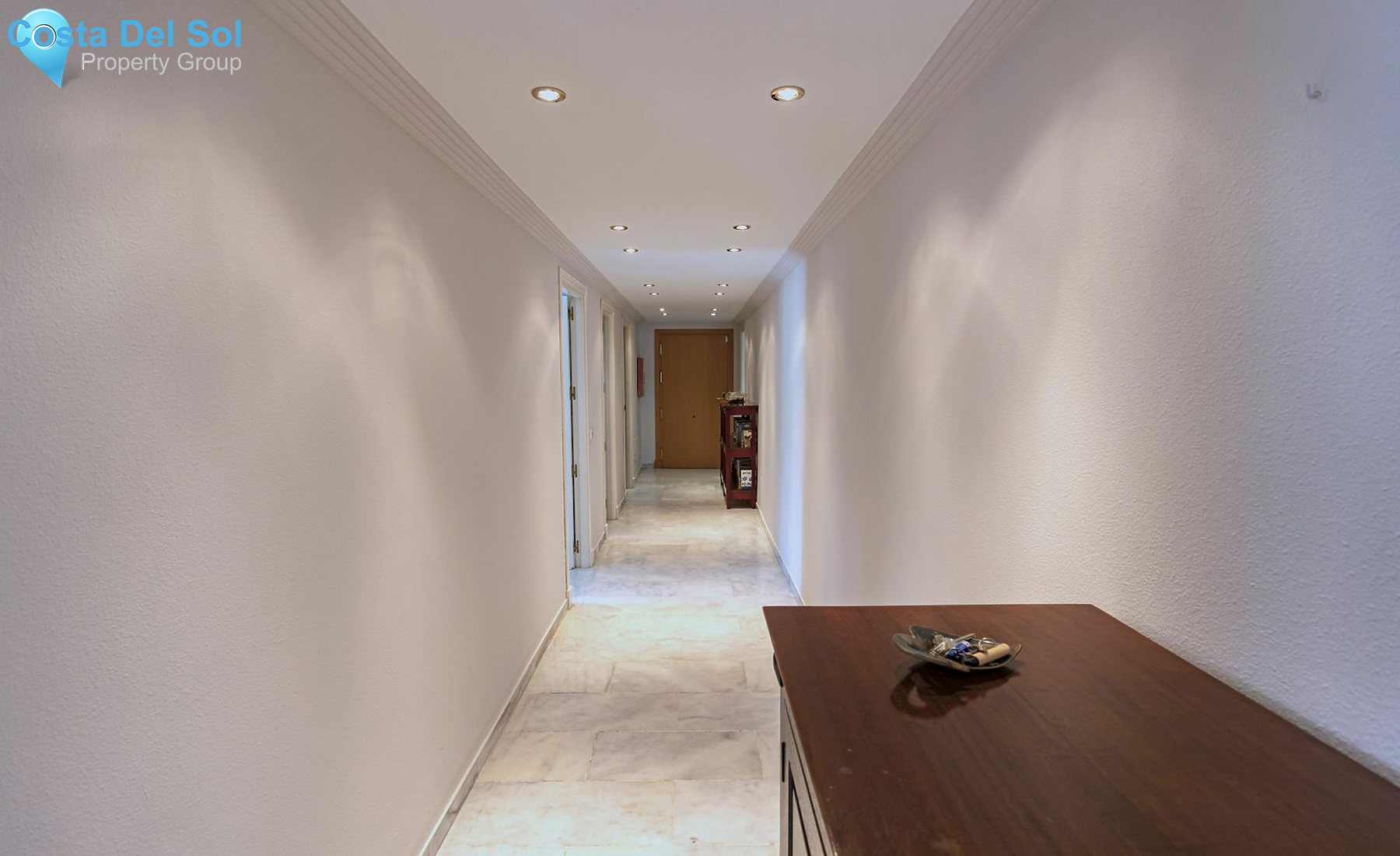 Middle Floor Apartment in Estepona-1553118