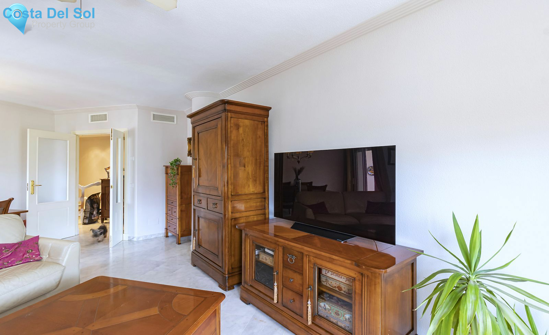 Middle Floor Apartment in Estepona-1553122