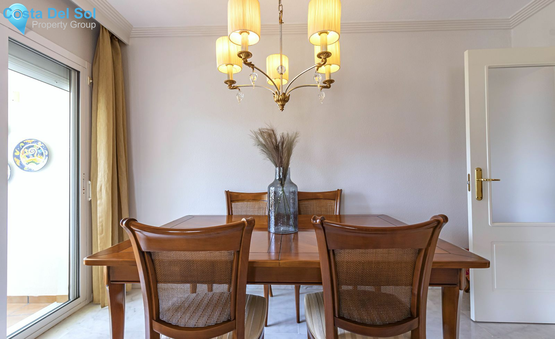Middle Floor Apartment in Estepona-1553123
