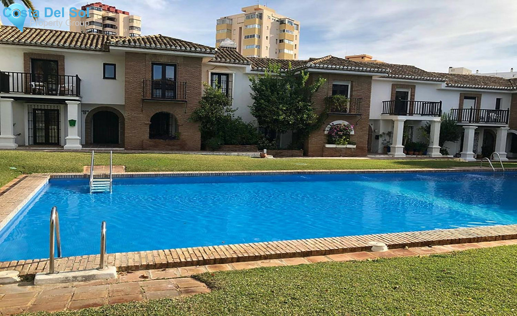Middle Floor Apartment in Fuengirola-1236428