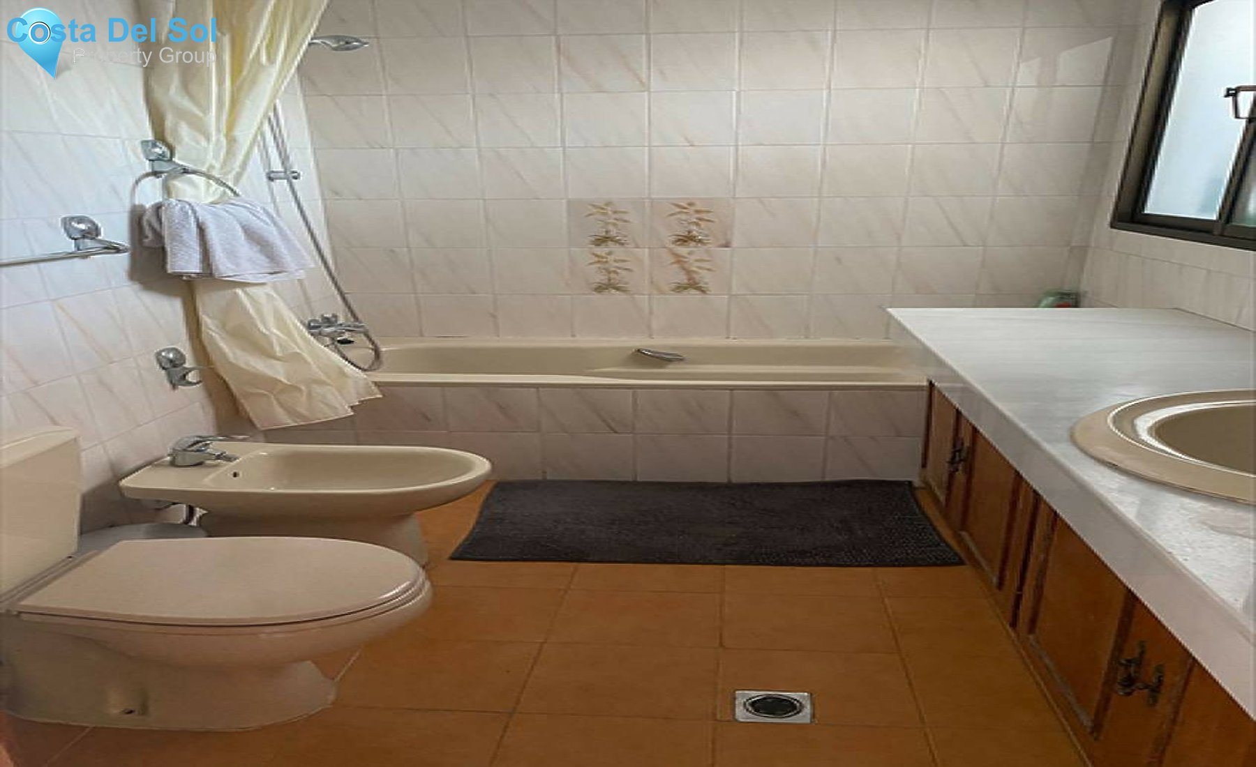 Middle Floor Apartment in Fuengirola-1236418
