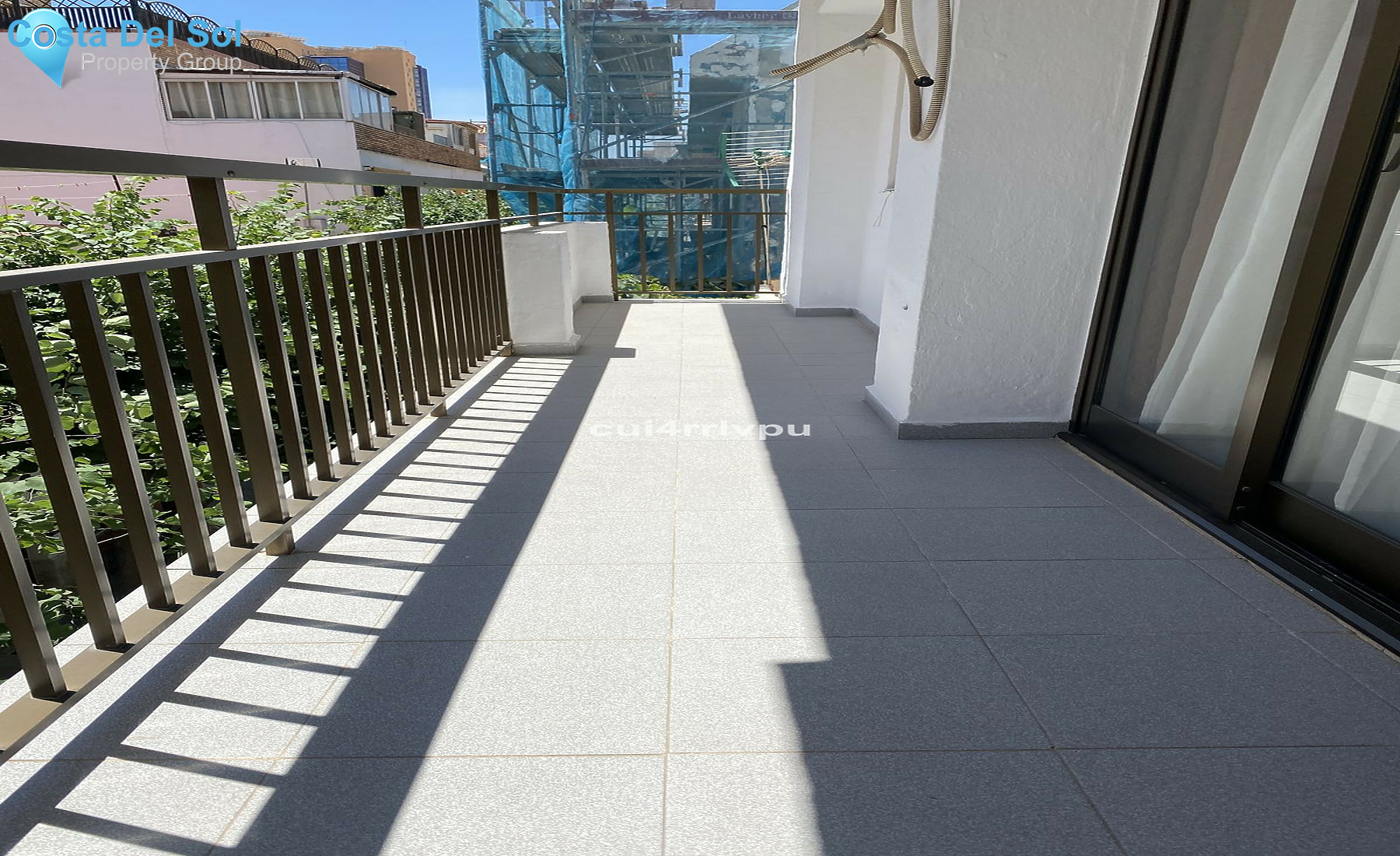 Middle Floor Apartment in Fuengirola-1258064