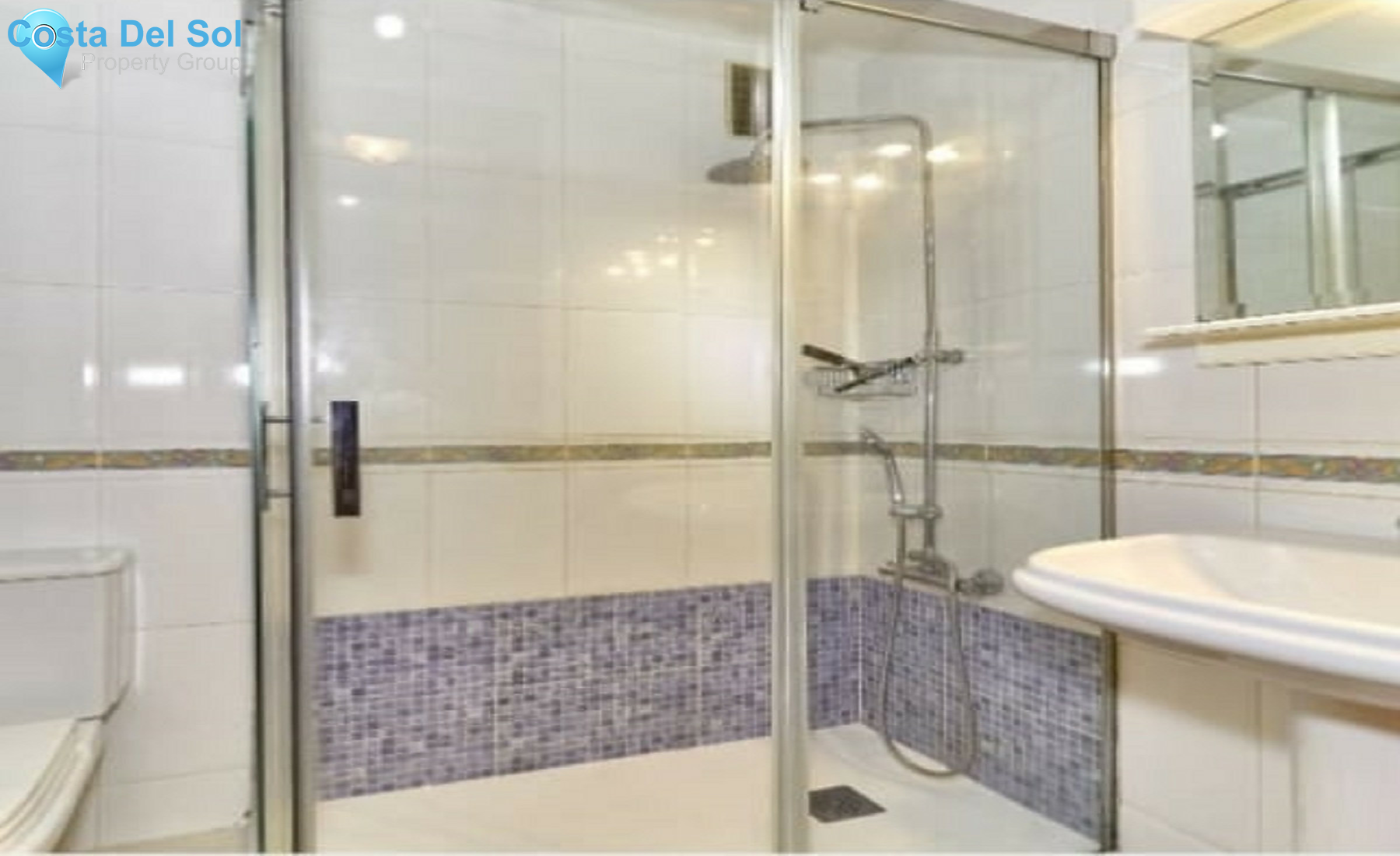 Middle Floor Apartment in Fuengirola-1286146