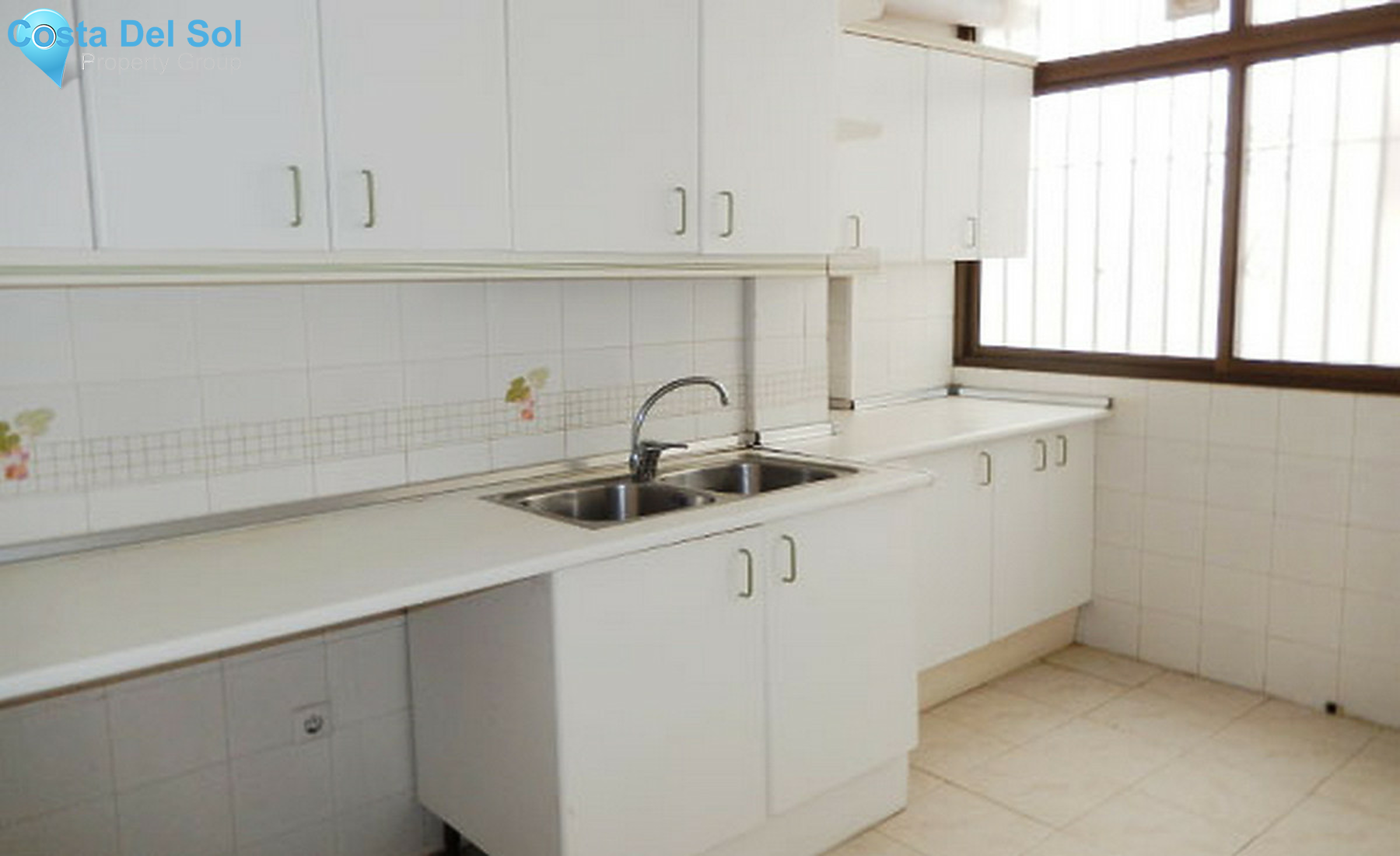 Middle Floor Apartment in Fuengirola-1289210