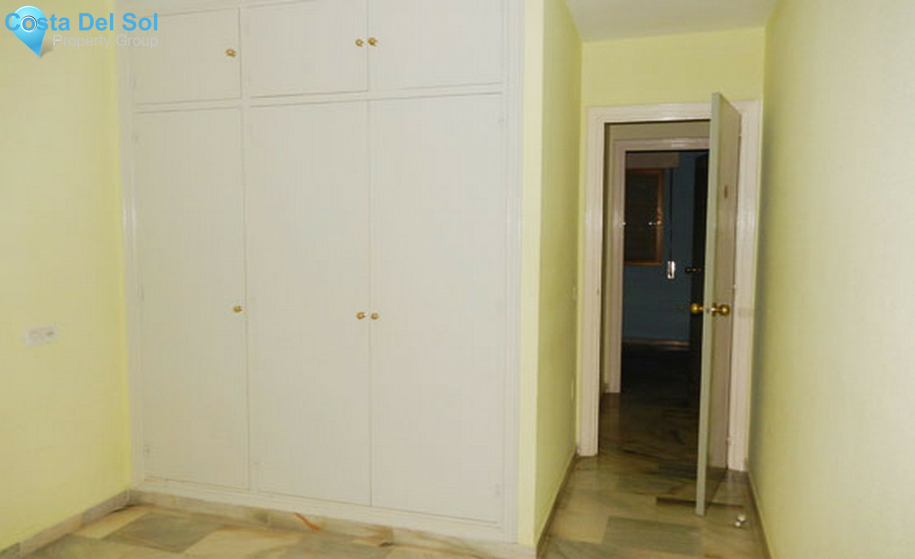 Middle Floor Apartment in Fuengirola-1289213