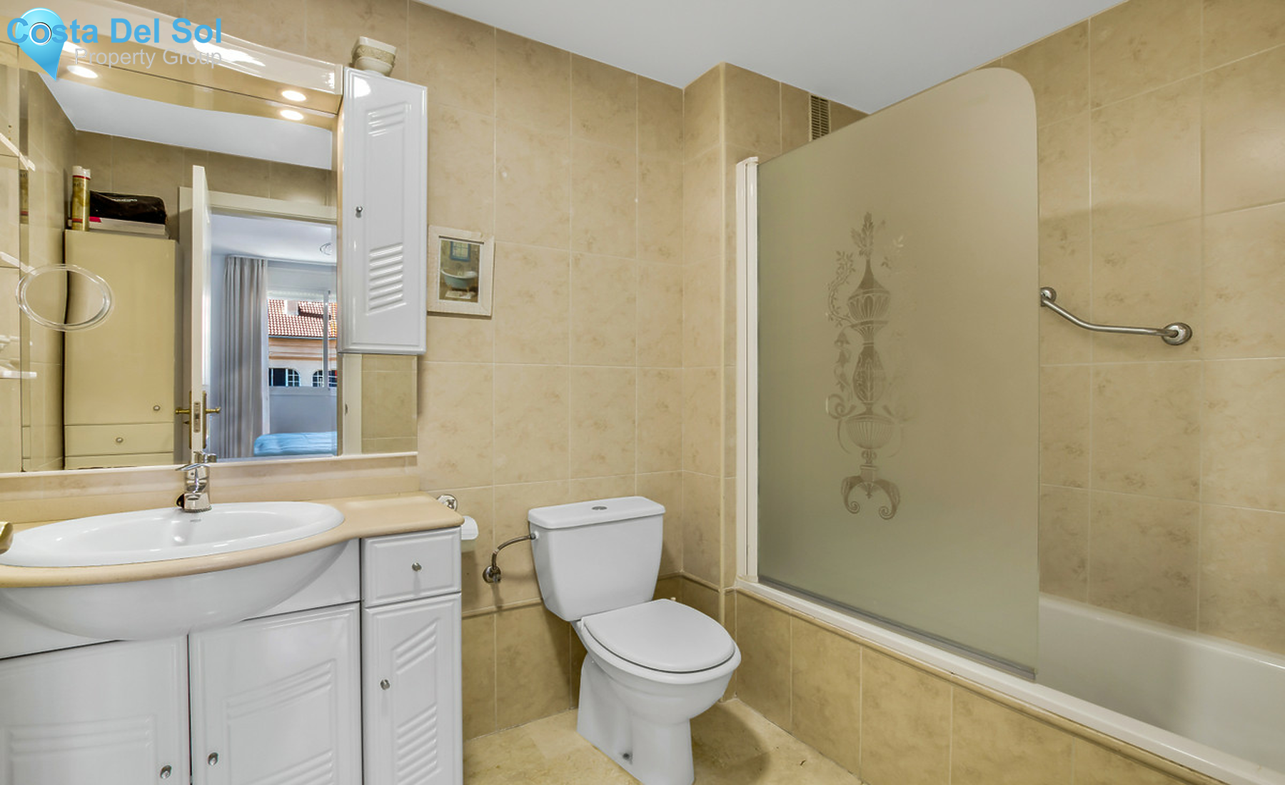 Middle Floor Apartment in Fuengirola-1300113