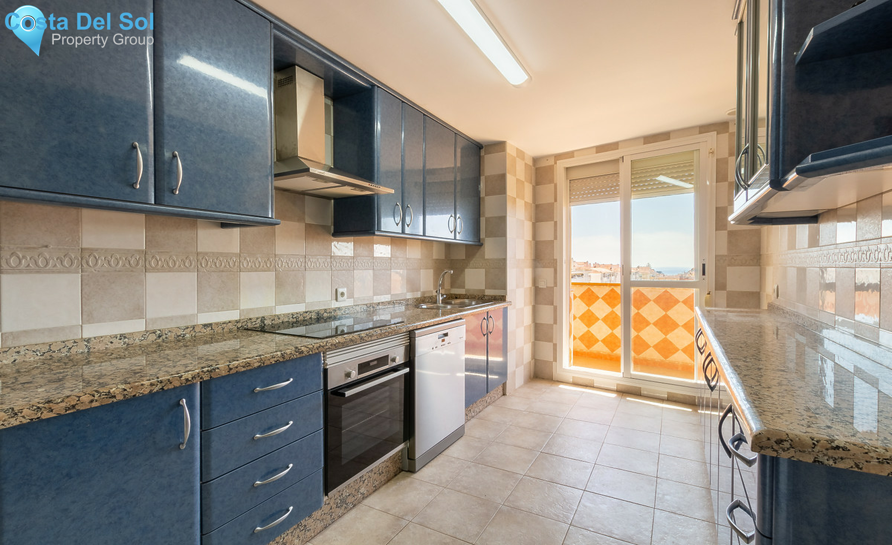 Middle Floor Apartment in Fuengirola-1300101