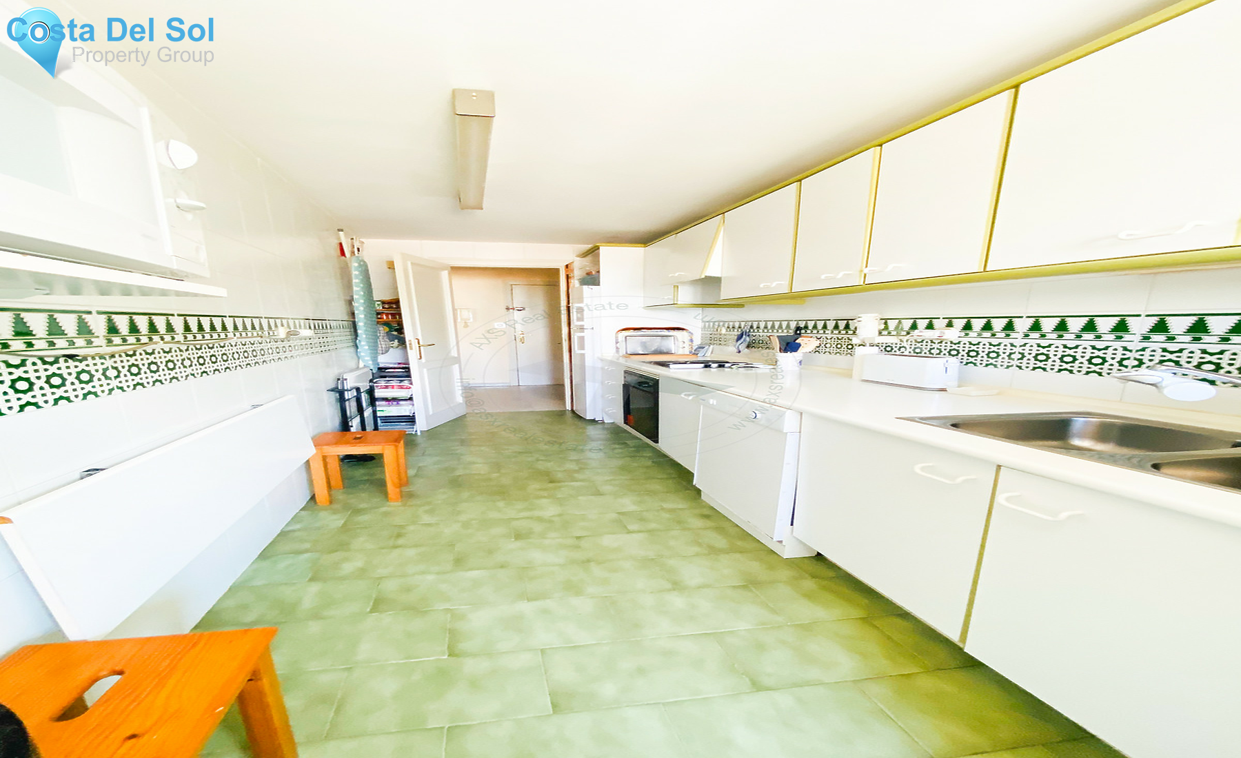 Middle Floor Apartment in Fuengirola-1327632