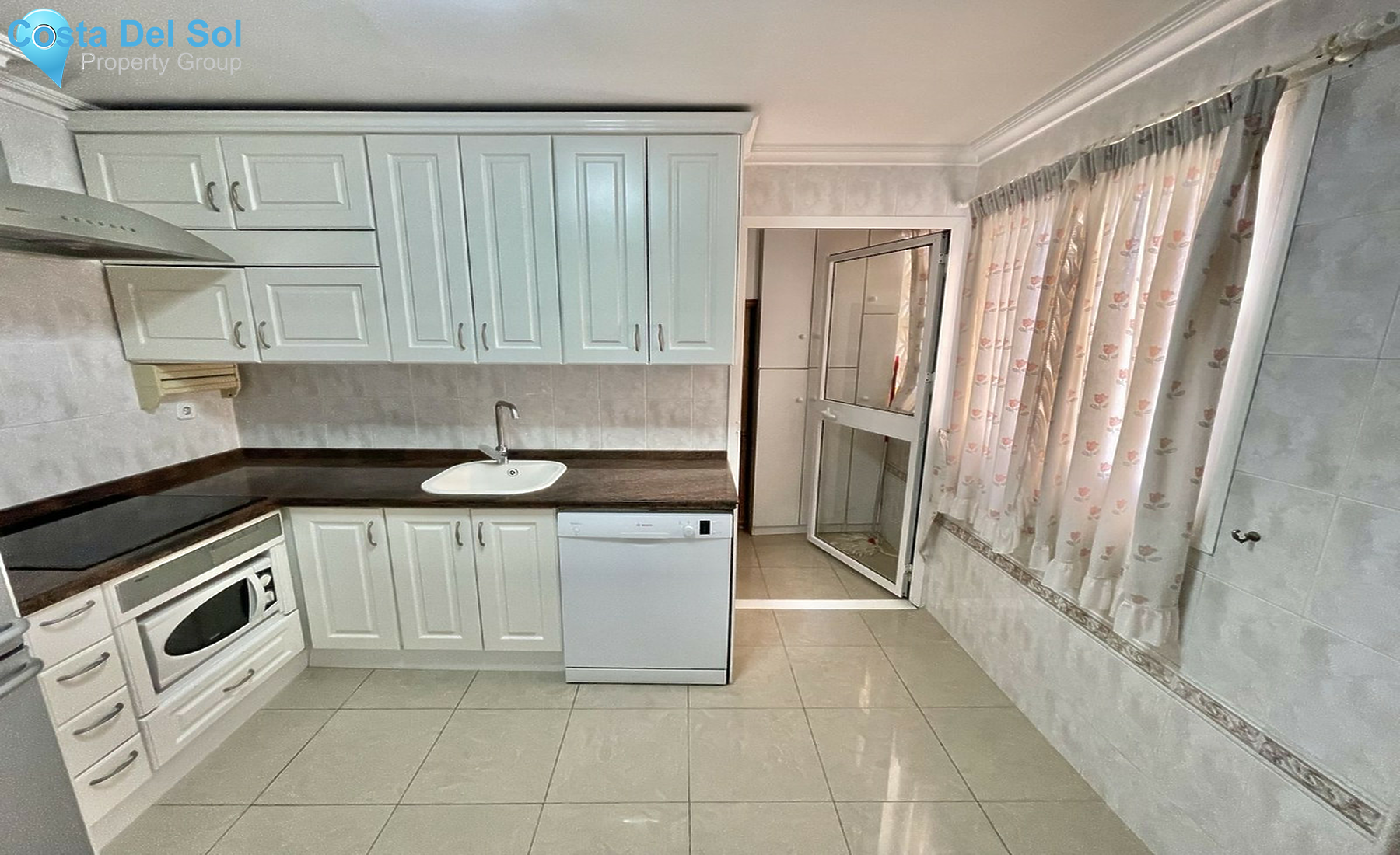 Middle Floor Apartment in Fuengirola-1368103