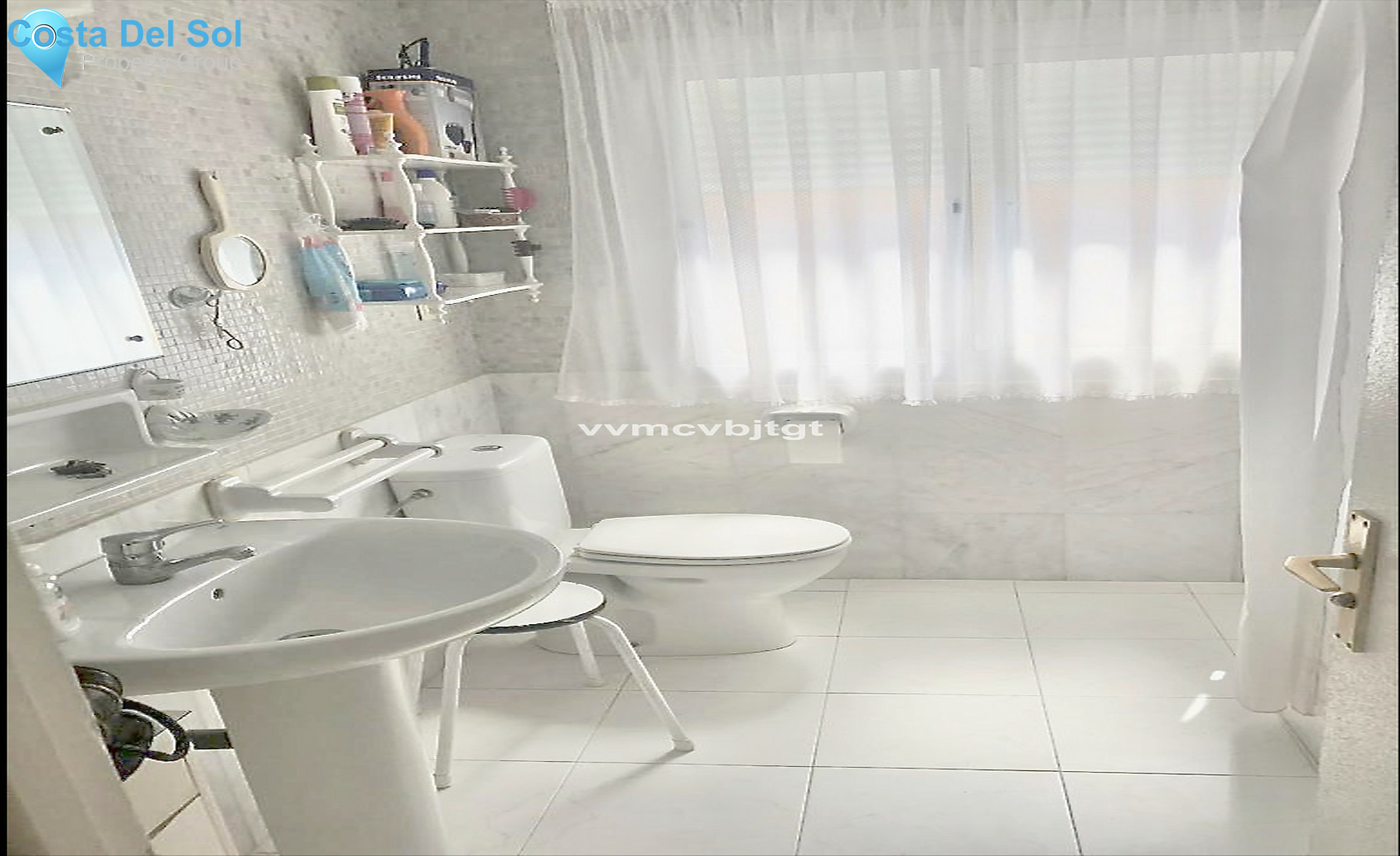 Middle Floor Apartment in Fuengirola-1370383
