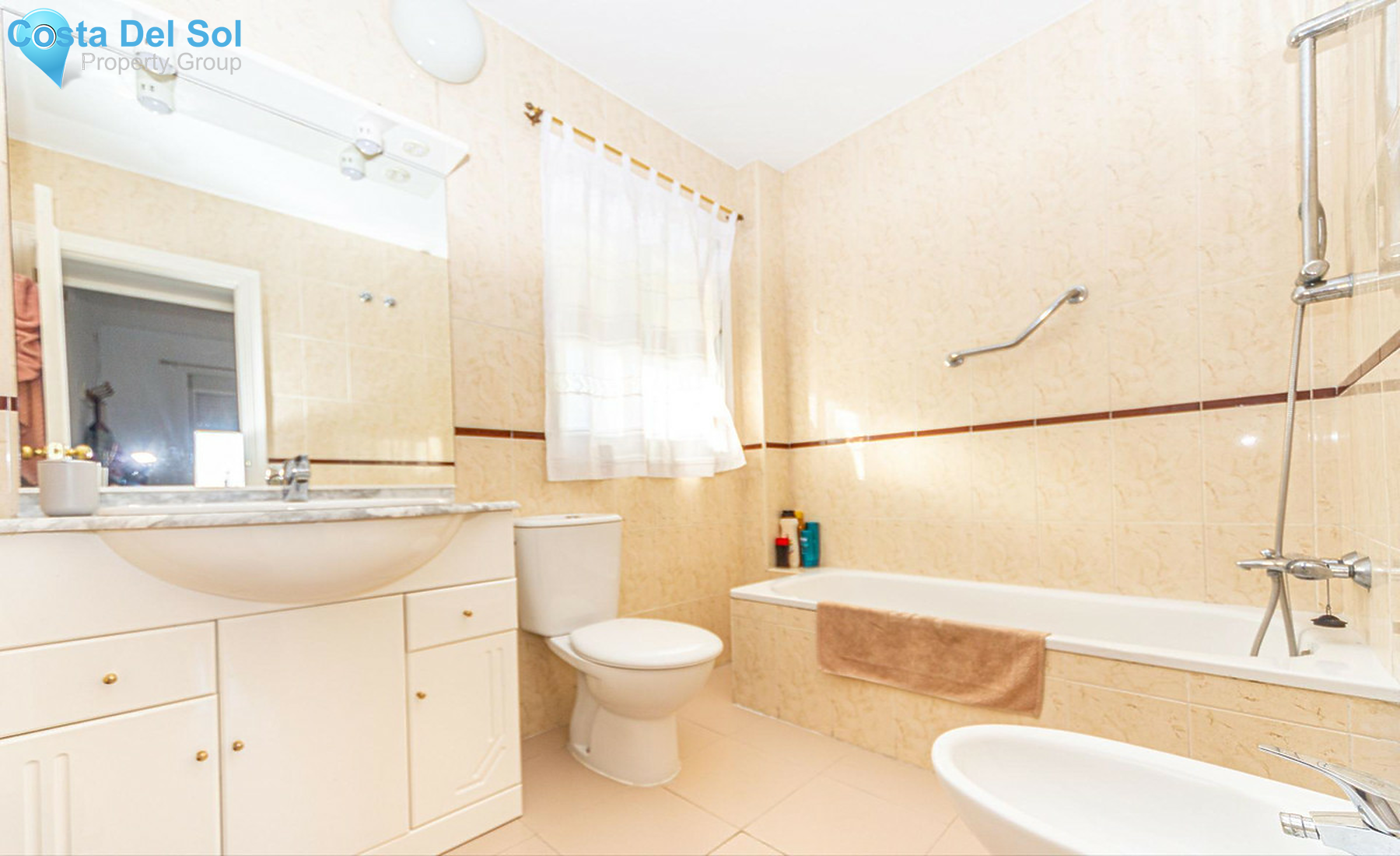 Middle Floor Apartment in Fuengirola-1409433