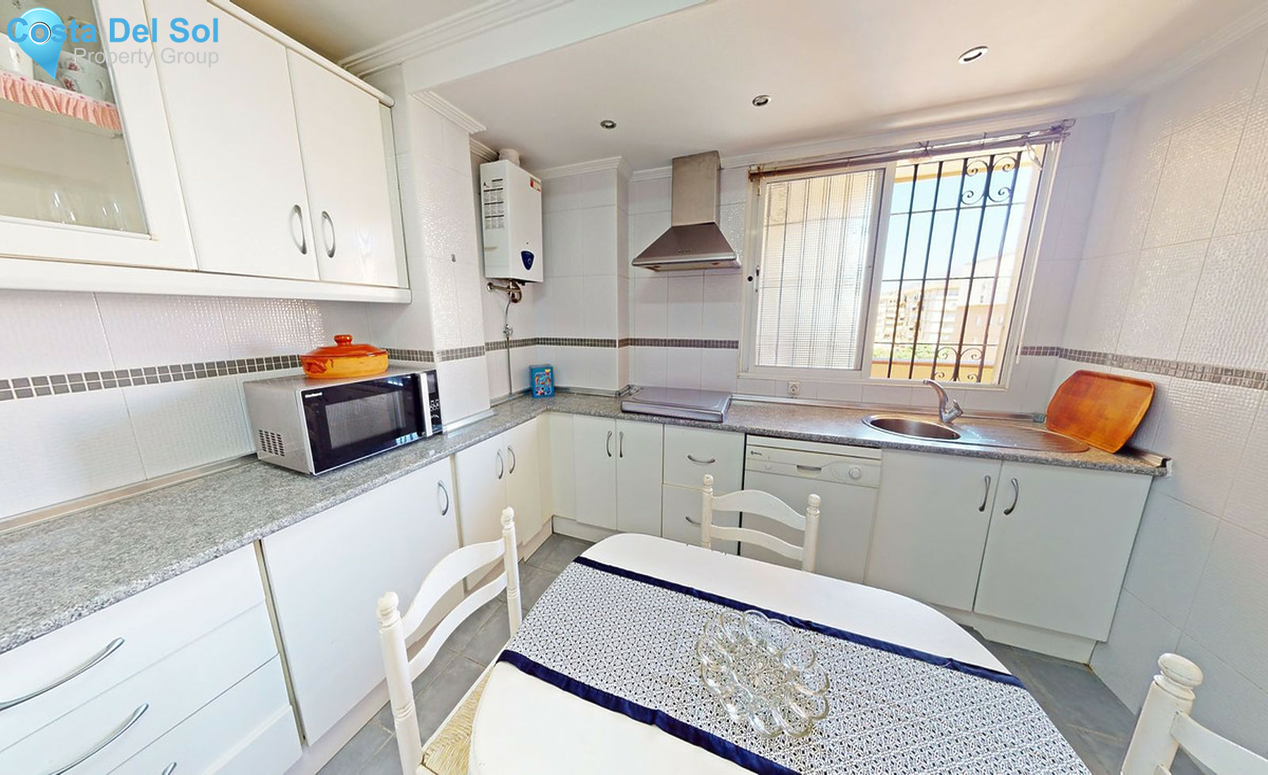 Middle Floor Apartment in Fuengirola-1415656