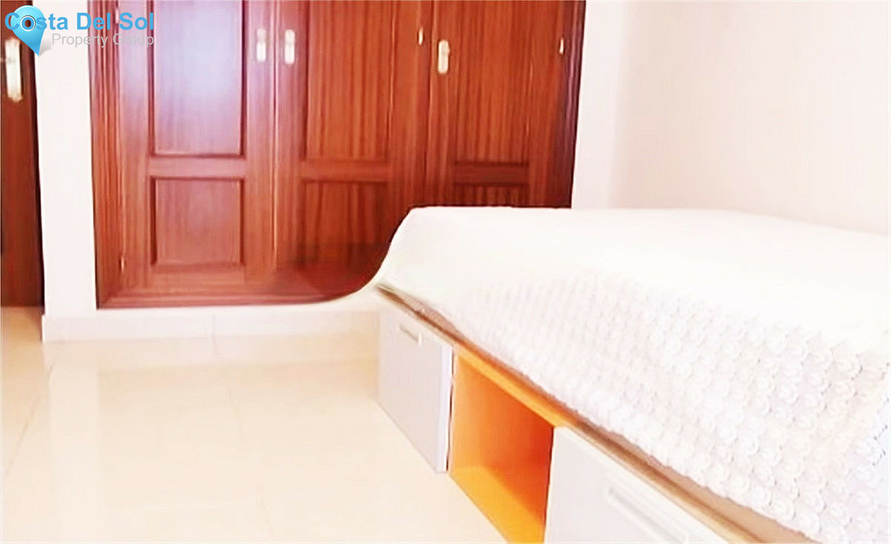 Middle Floor Apartment in Fuengirola-1508005