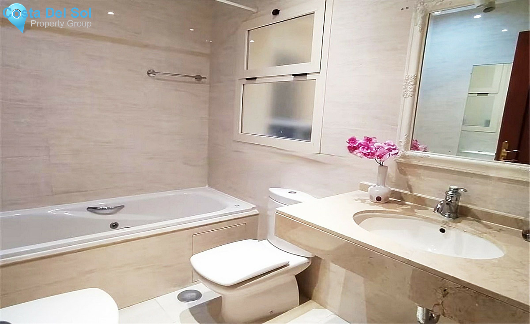 Middle Floor Apartment in Fuengirola-1508010
