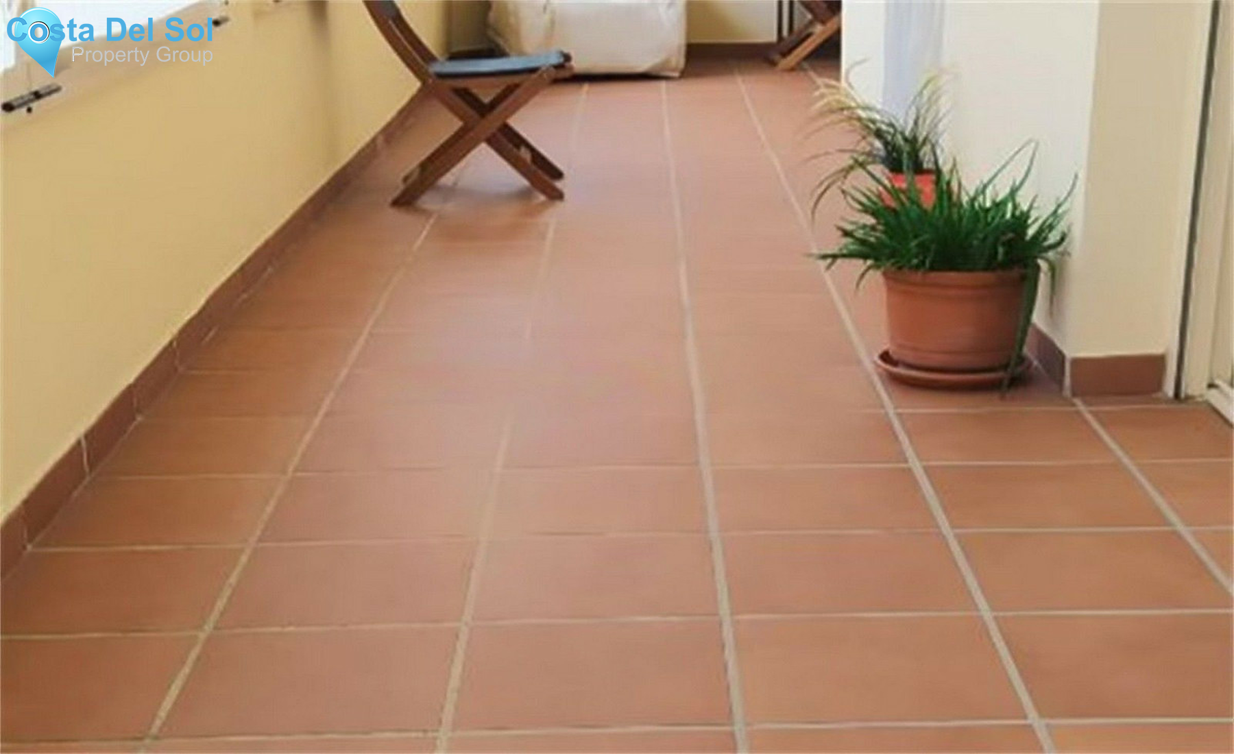 Middle Floor Apartment in Fuengirola-1507995
