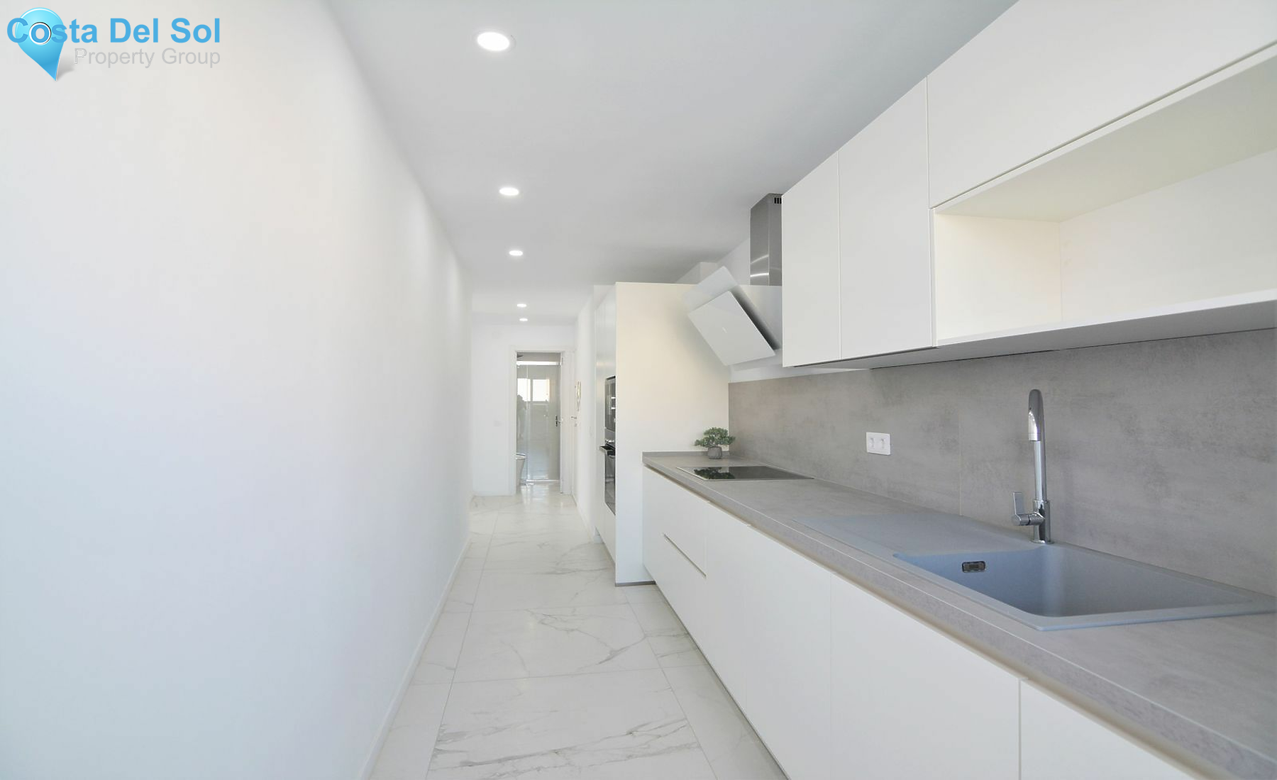 Middle Floor Apartment in Fuengirola-1126101