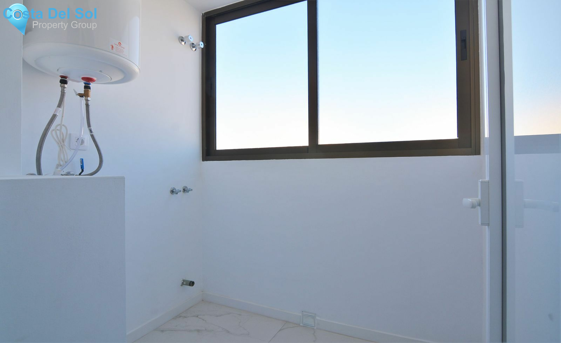 Middle Floor Apartment in Fuengirola-1126103