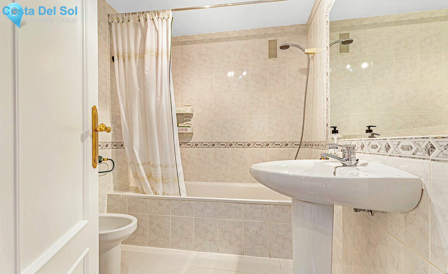 Middle Floor Apartment in Fuengirola-1127540