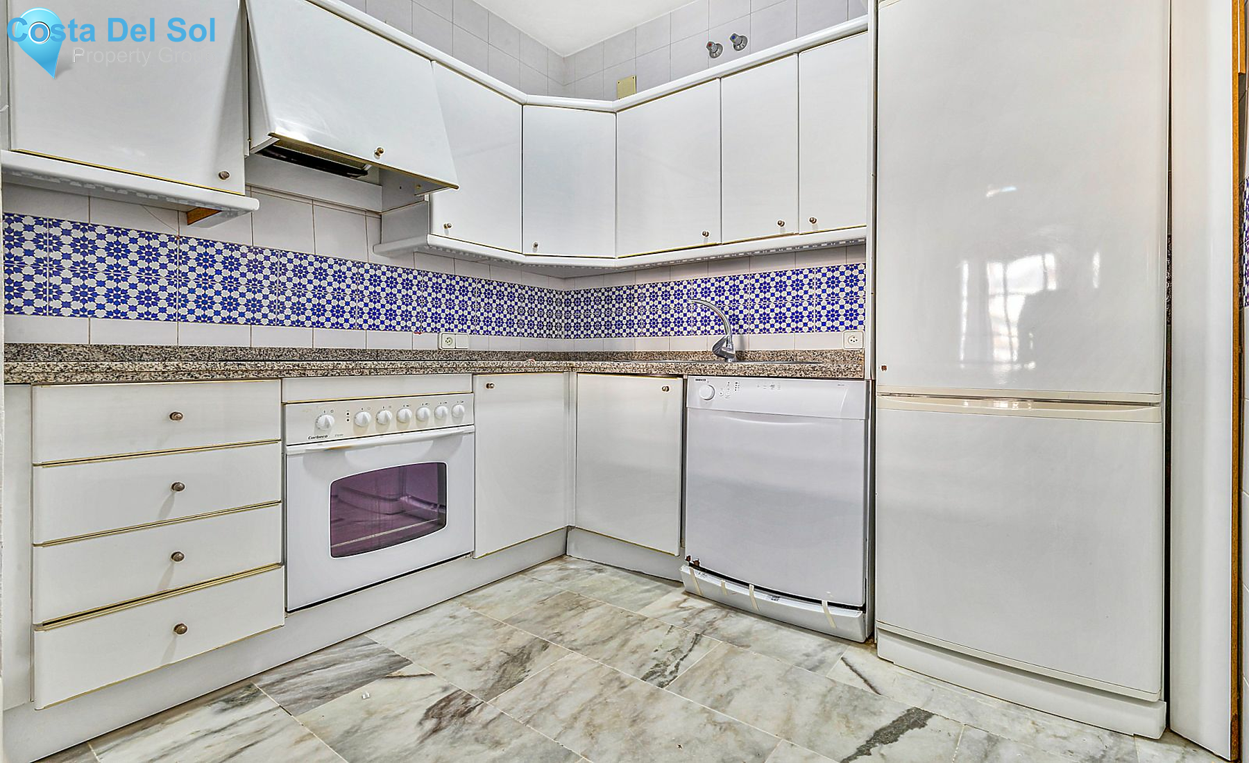 Middle Floor Apartment in Fuengirola-1127852