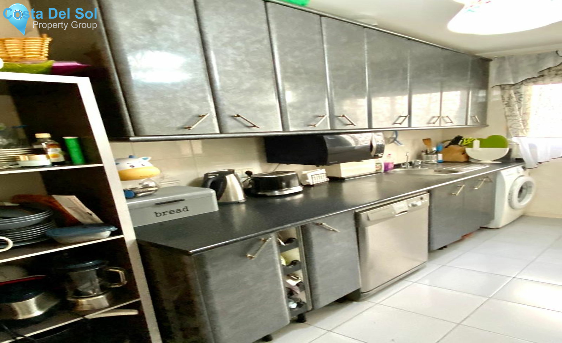 Middle Floor Apartment in Fuengirola-1128111