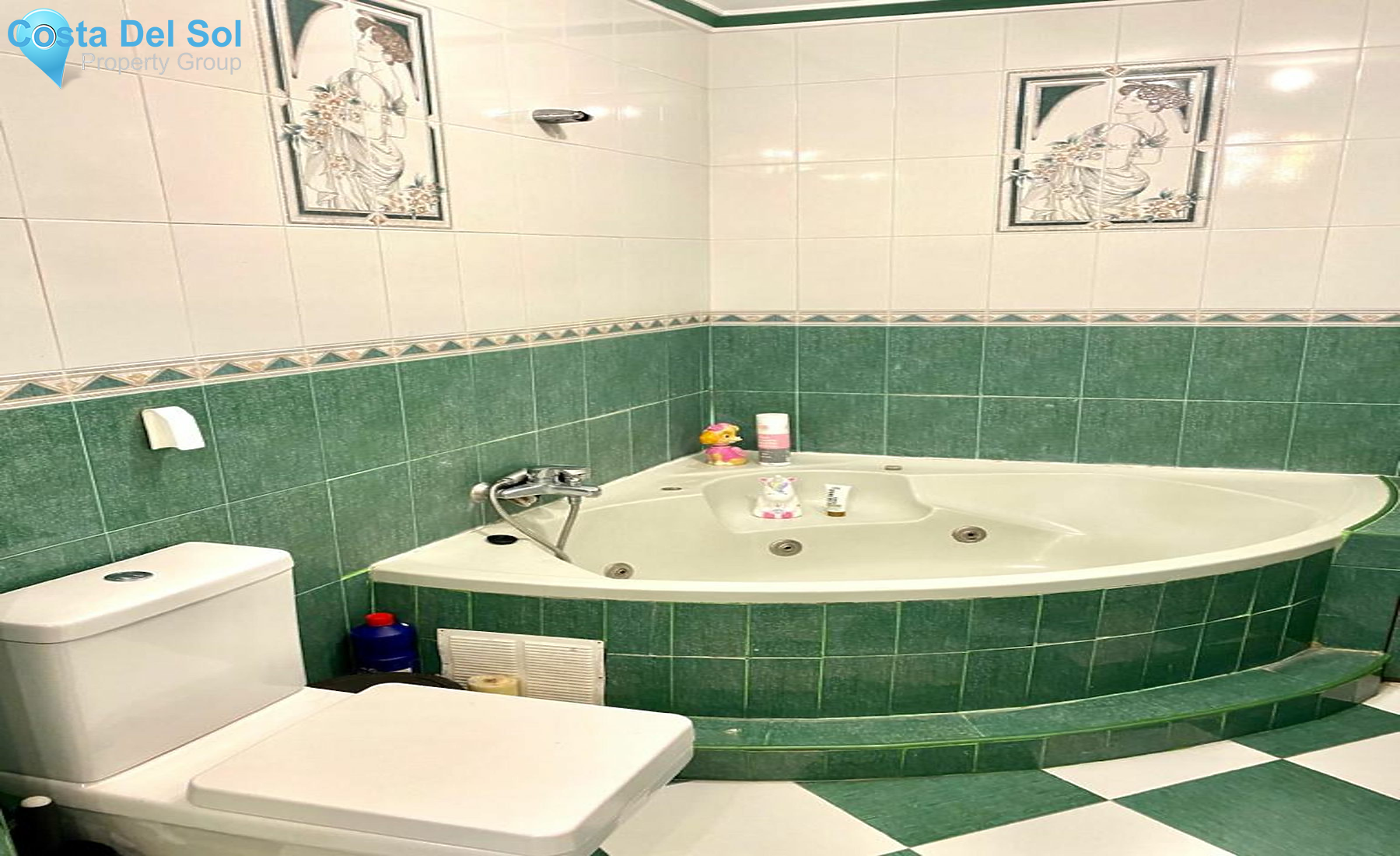 Middle Floor Apartment in Fuengirola-1128105
