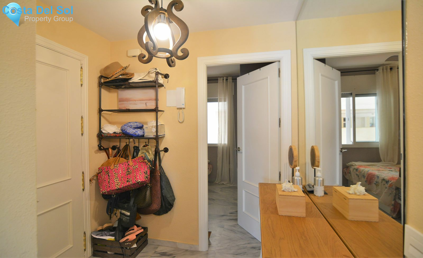 Middle Floor Apartment in Fuengirola-1131061