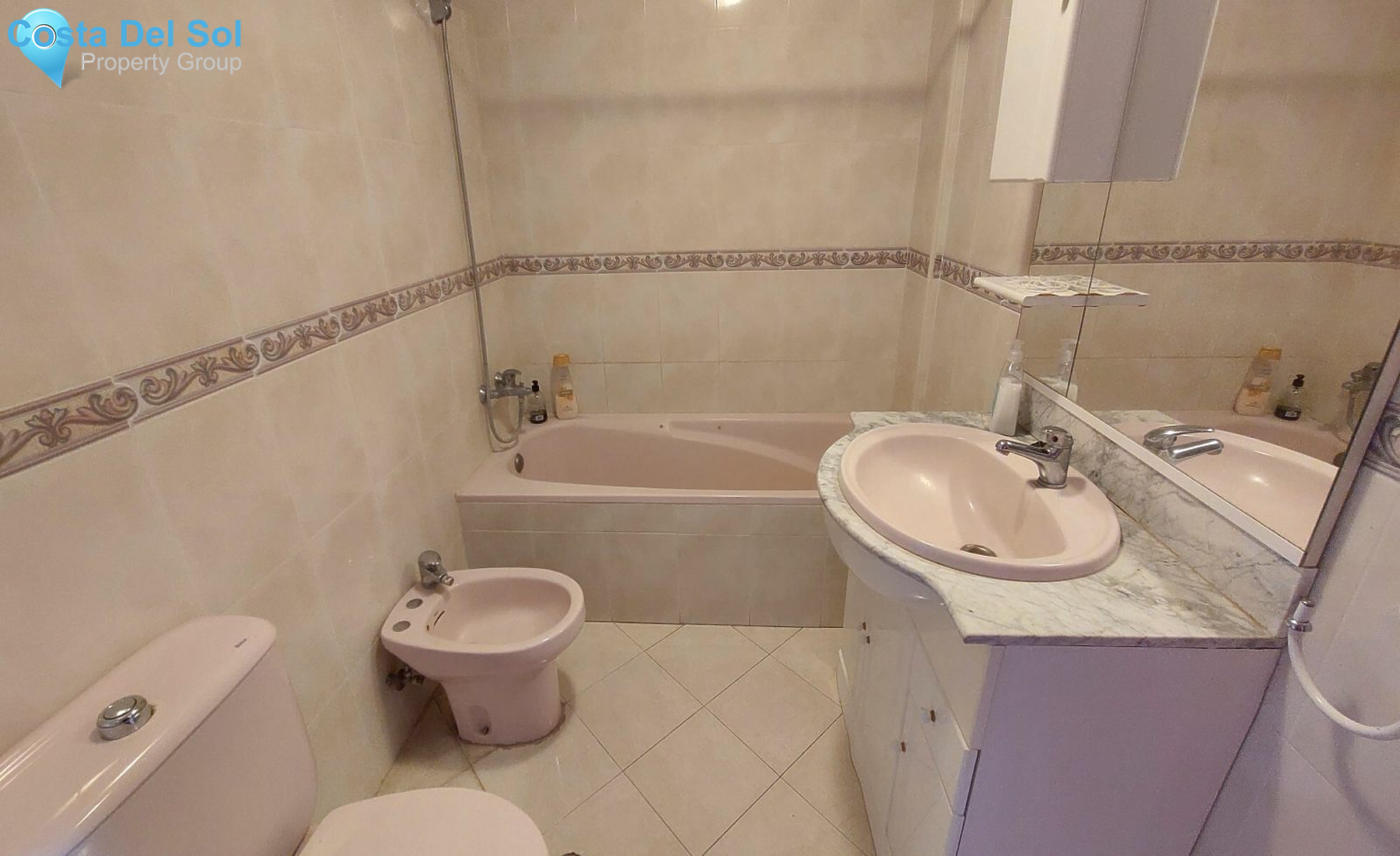 Middle Floor Apartment in Fuengirola-1144785