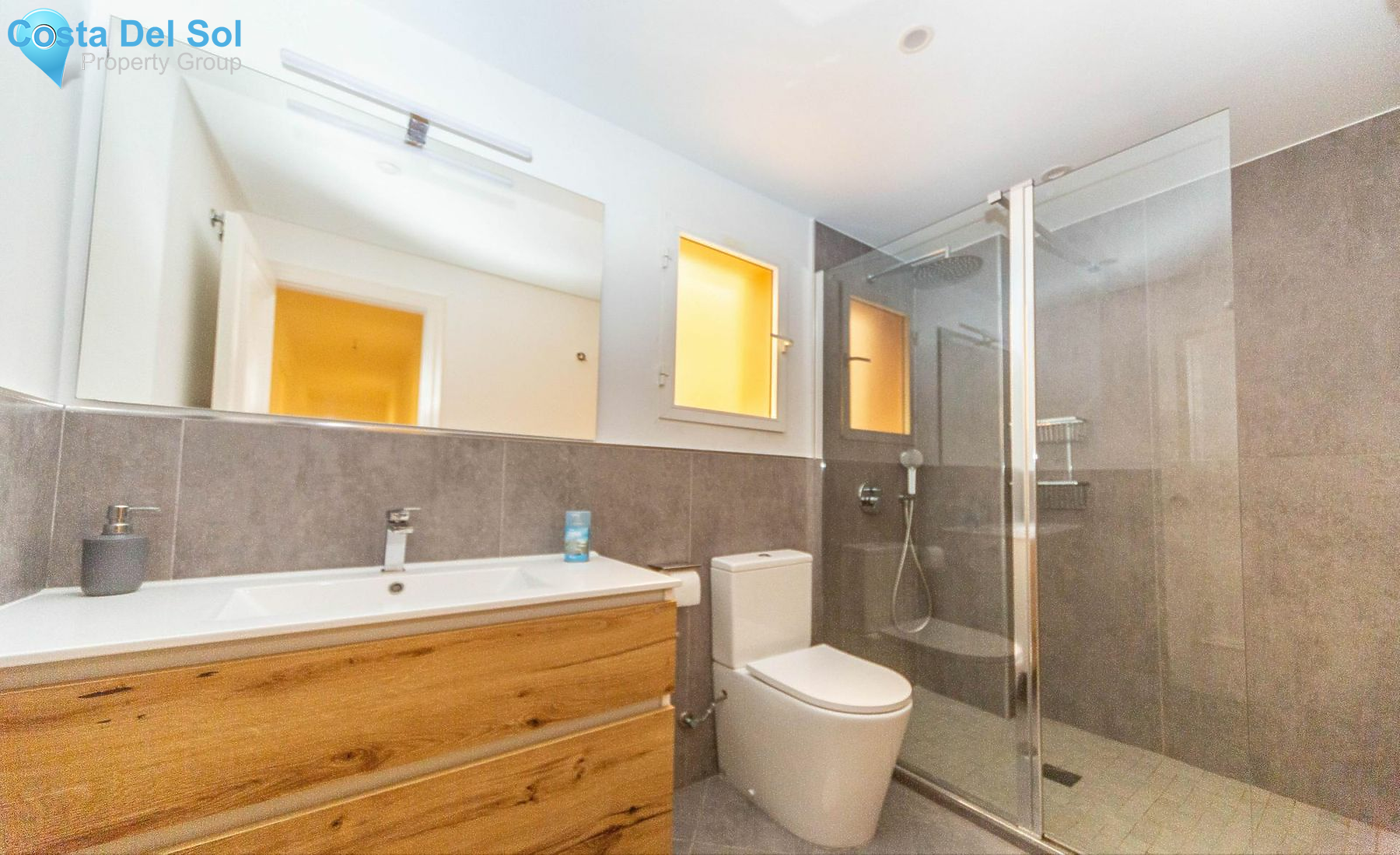 Middle Floor Apartment in Fuengirola-1156276