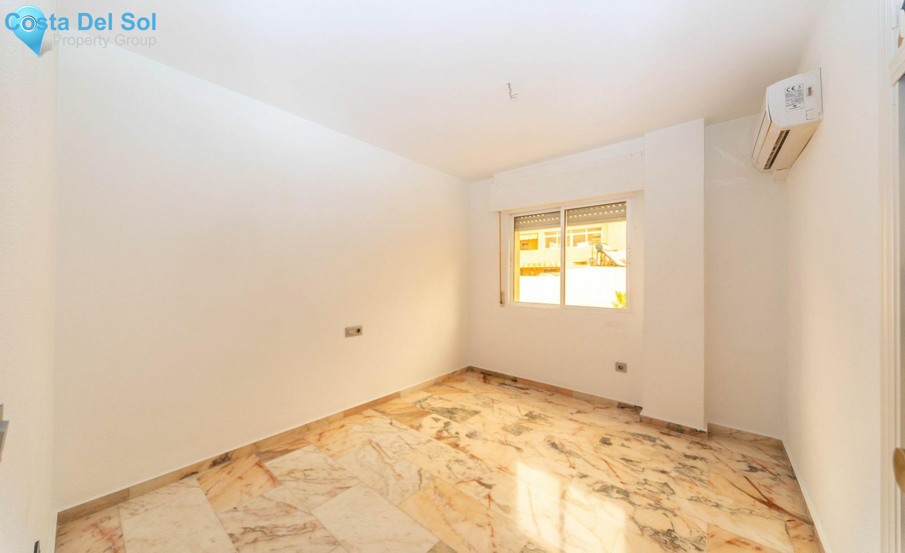 Middle Floor Apartment in Fuengirola-1156269