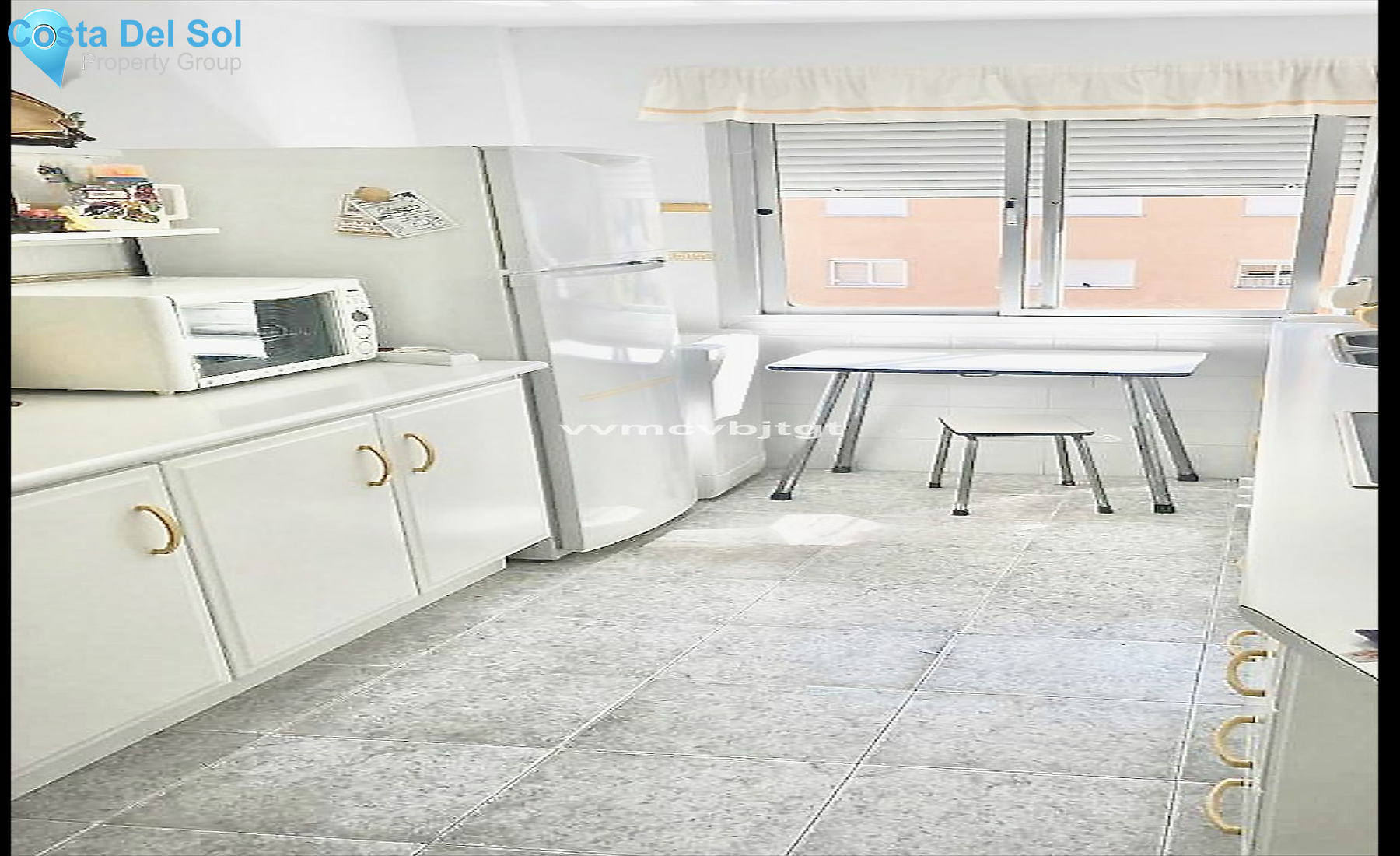 Middle Floor Apartment in Fuengirola-1199994