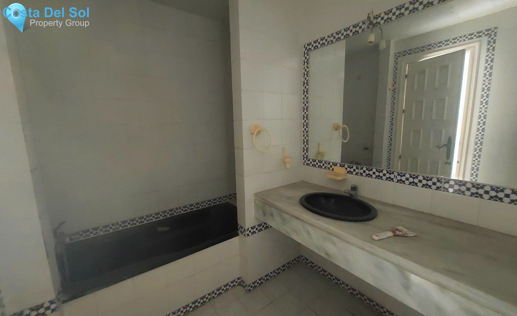 Middle Floor Apartment in Fuengirola-1206879