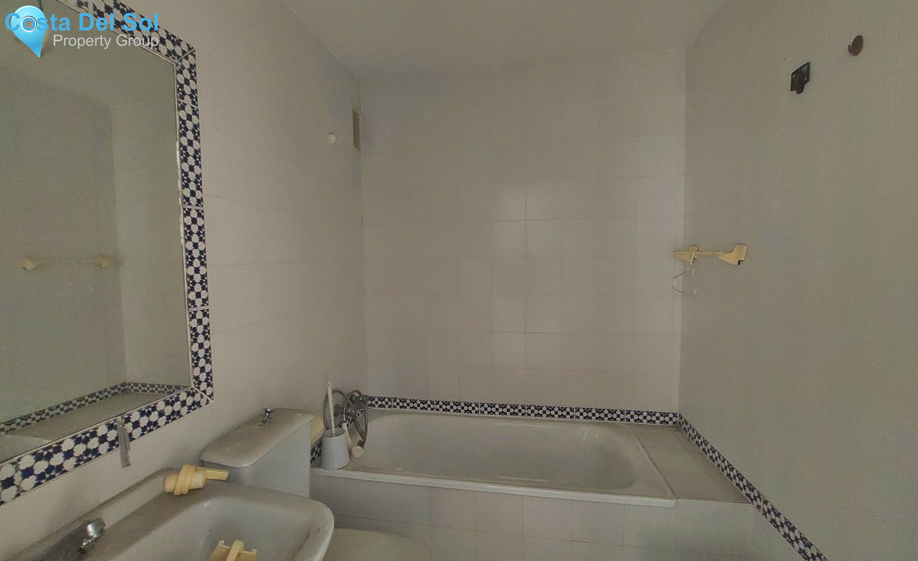 Middle Floor Apartment in Fuengirola-1206883