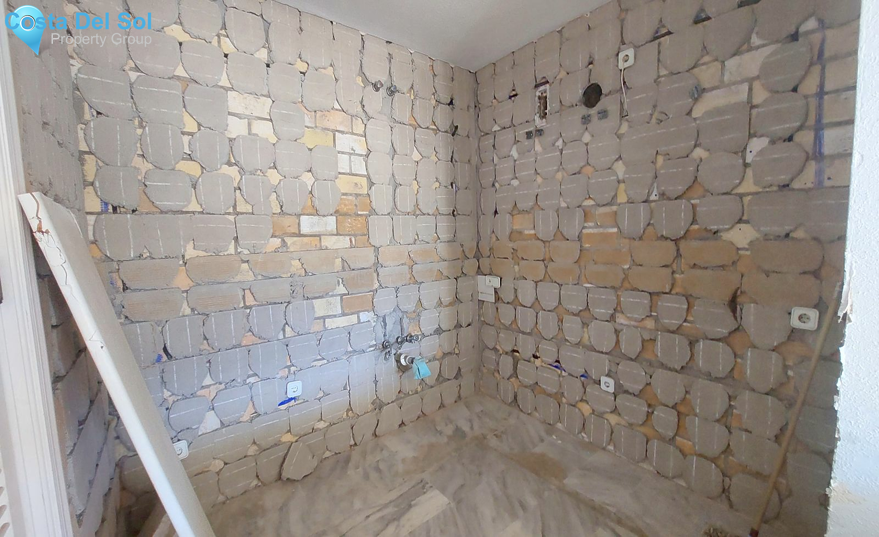 Middle Floor Apartment in Fuengirola-1206876