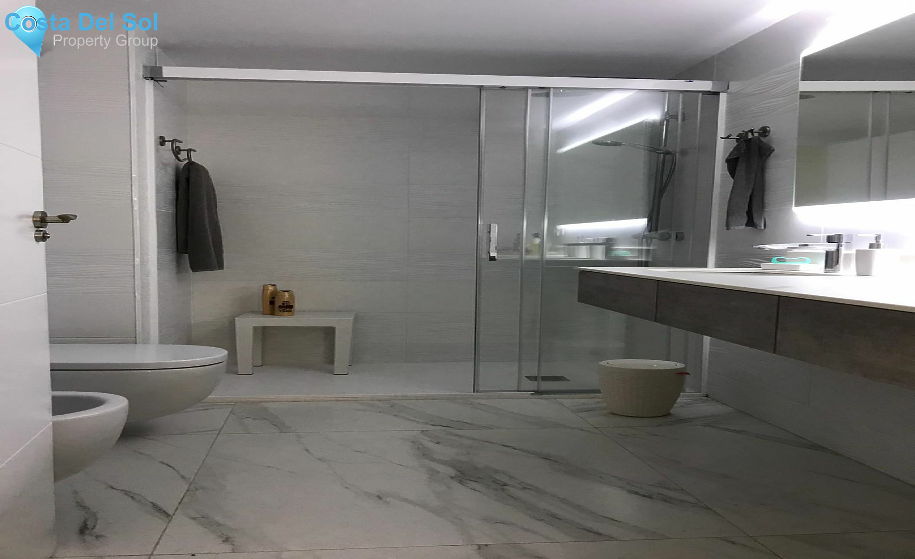 Middle Floor Apartment in Fuengirola-1398933