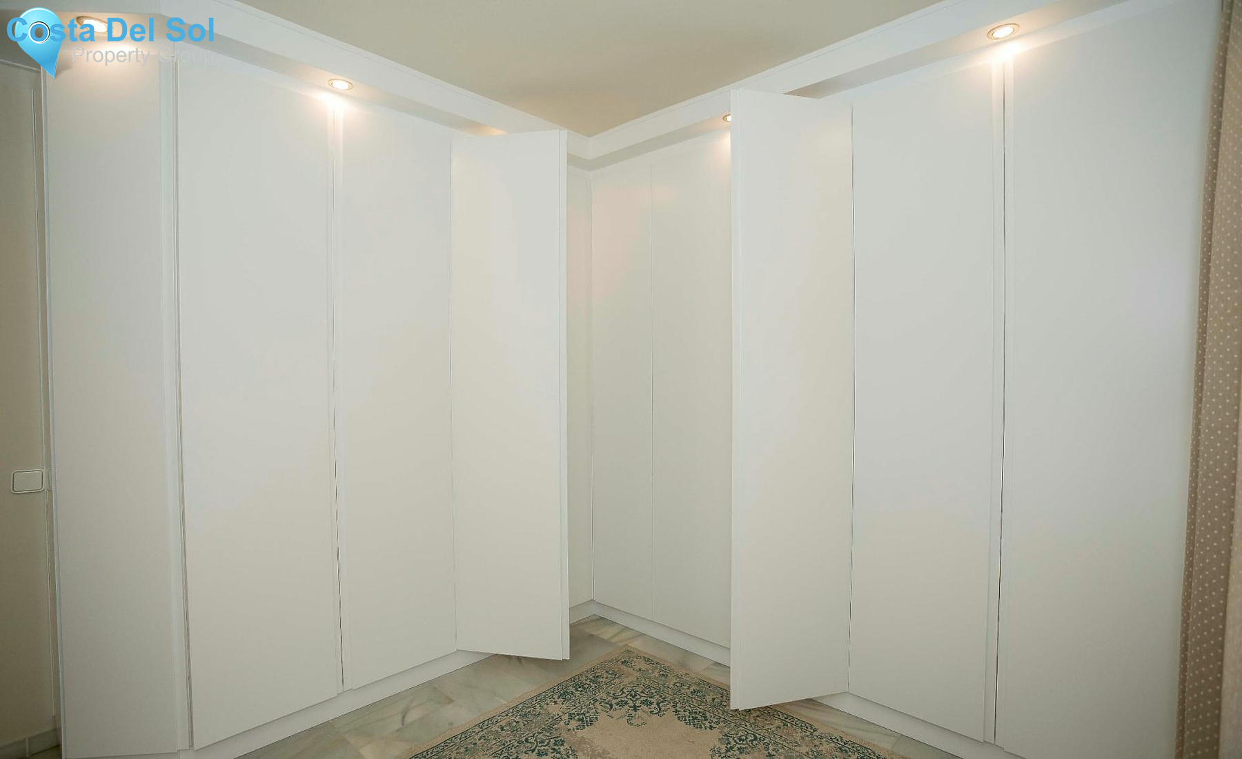 Middle Floor Apartment in Fuengirola-1422046