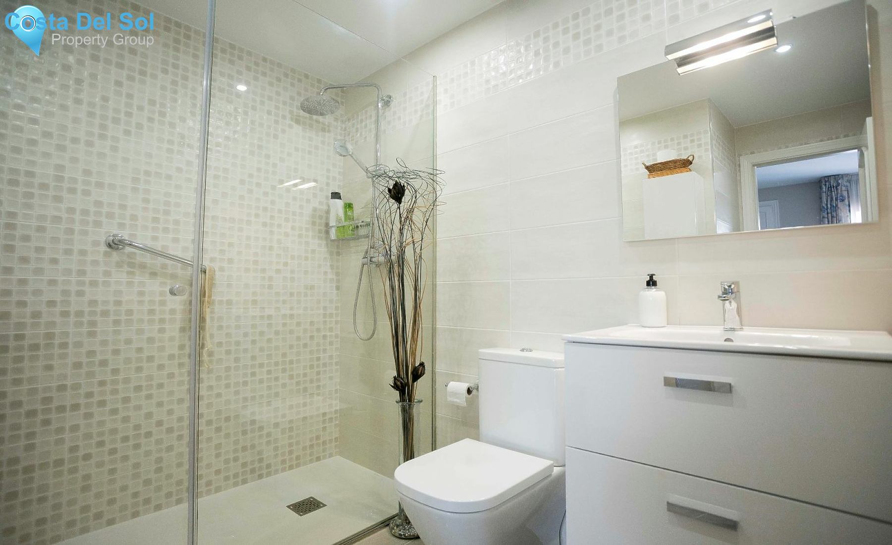 Middle Floor Apartment in Fuengirola-1422035