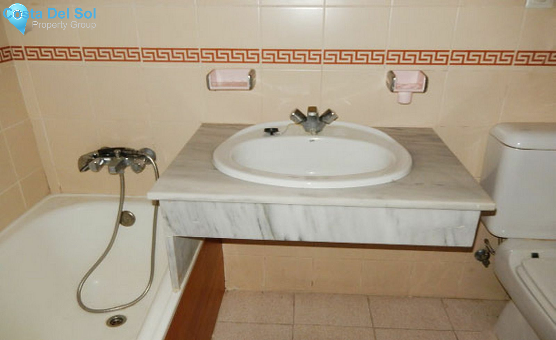 Middle Floor Apartment in Fuengirola-1422590
