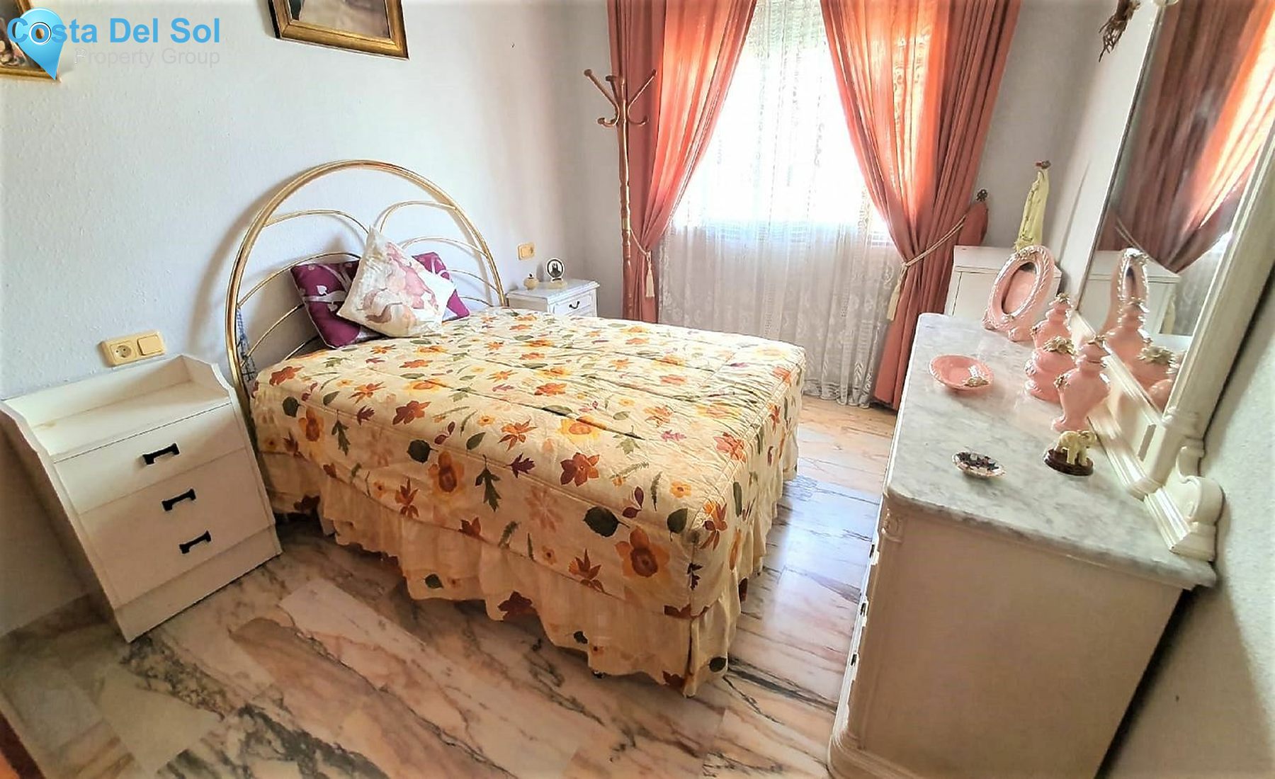 Middle Floor Apartment in Fuengirola-1430224