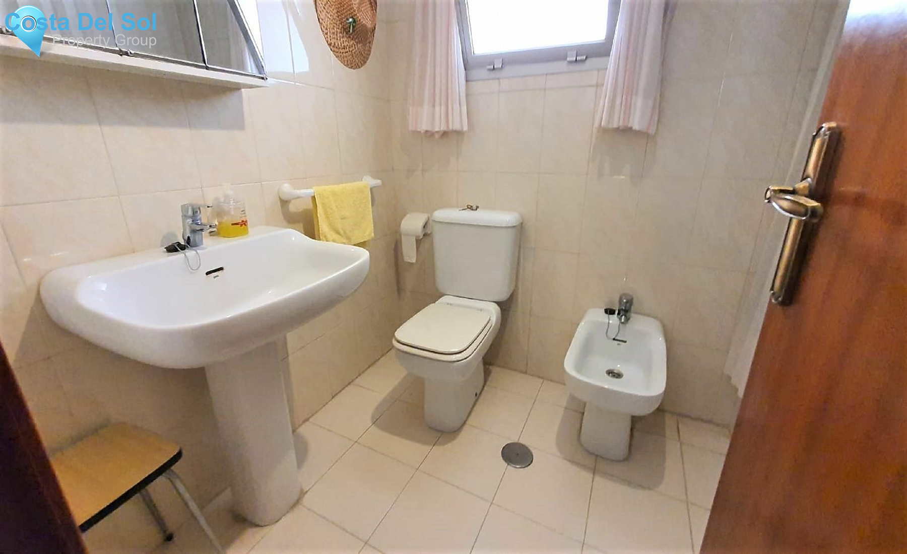 Middle Floor Apartment in Fuengirola-1430227