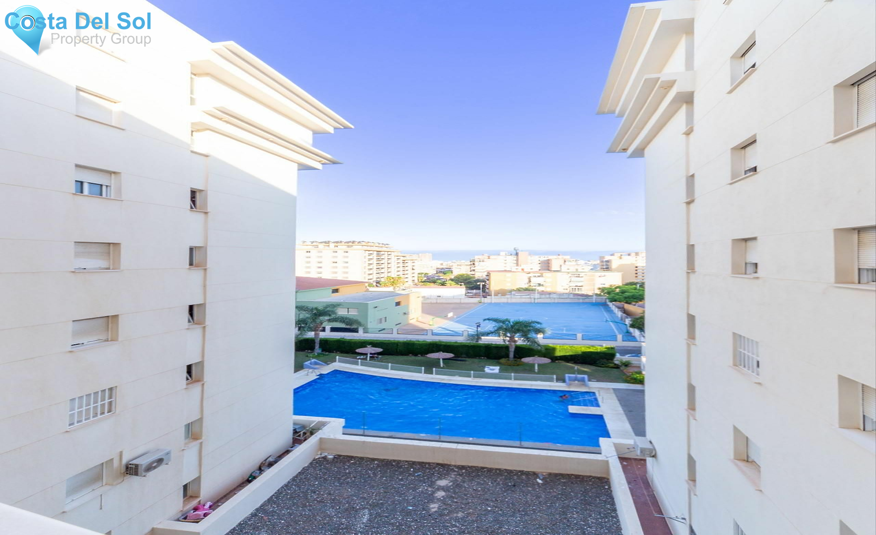 Middle Floor Apartment in Fuengirola-1470000