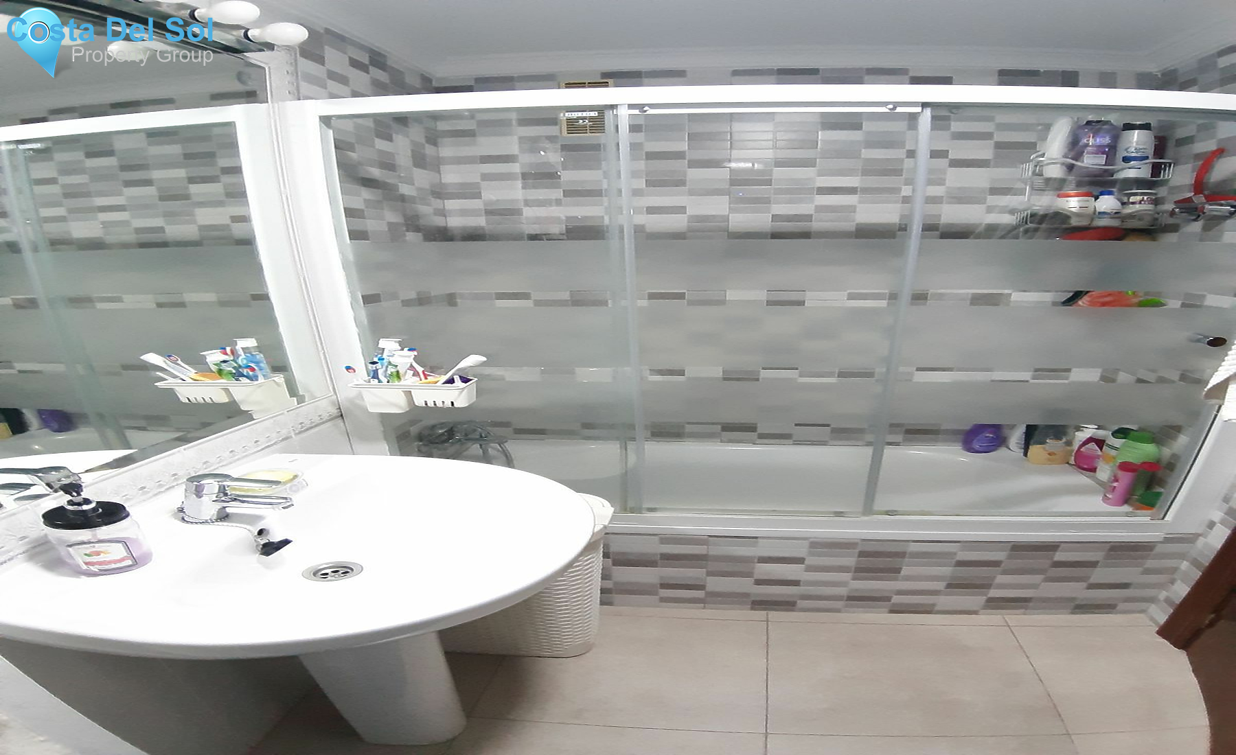 Middle Floor Apartment in Fuengirola-1473990