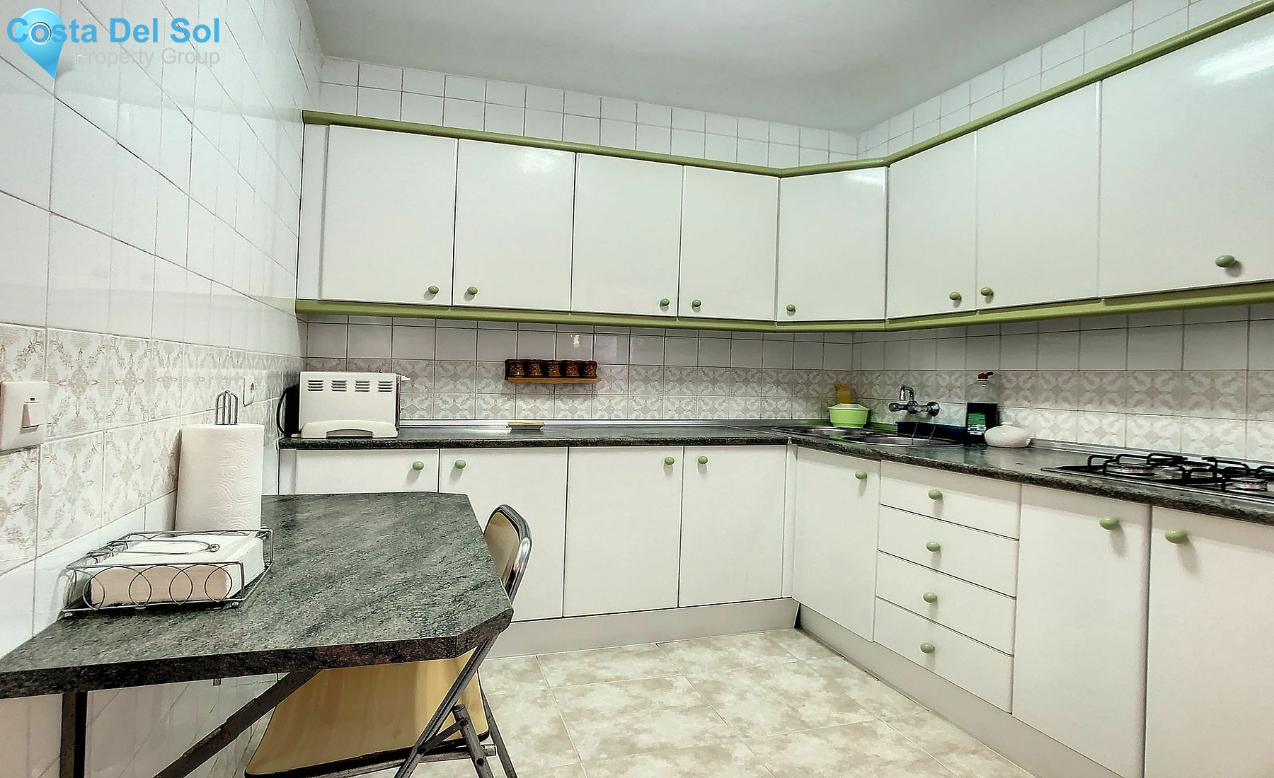Middle Floor Apartment in Fuengirola-1485094