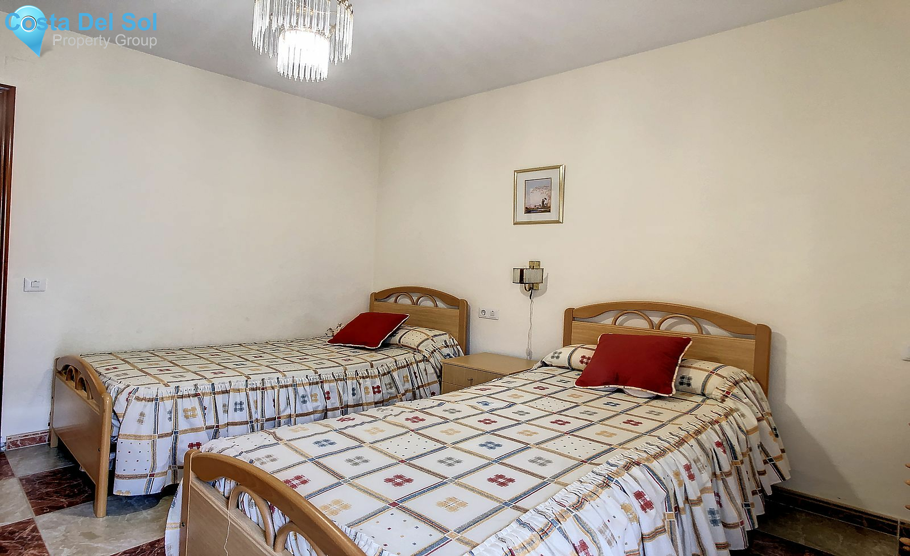 Middle Floor Apartment in Fuengirola-1485093