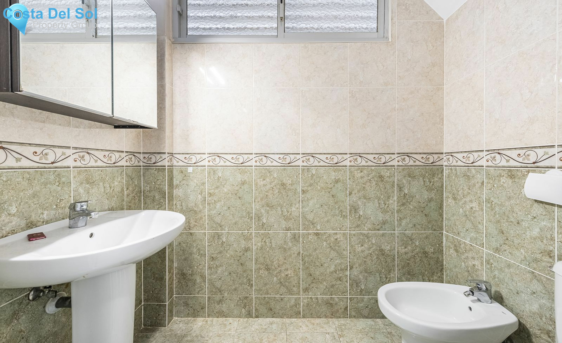 Middle Floor Apartment in Fuengirola-1493179