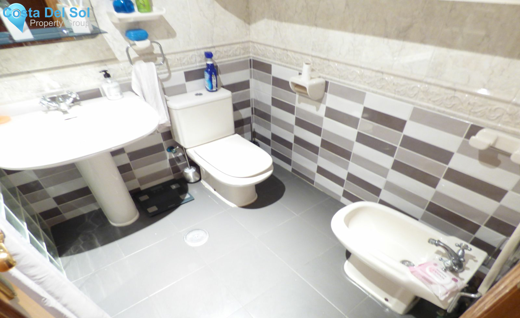 Middle Floor Apartment in Fuengirola-1515975