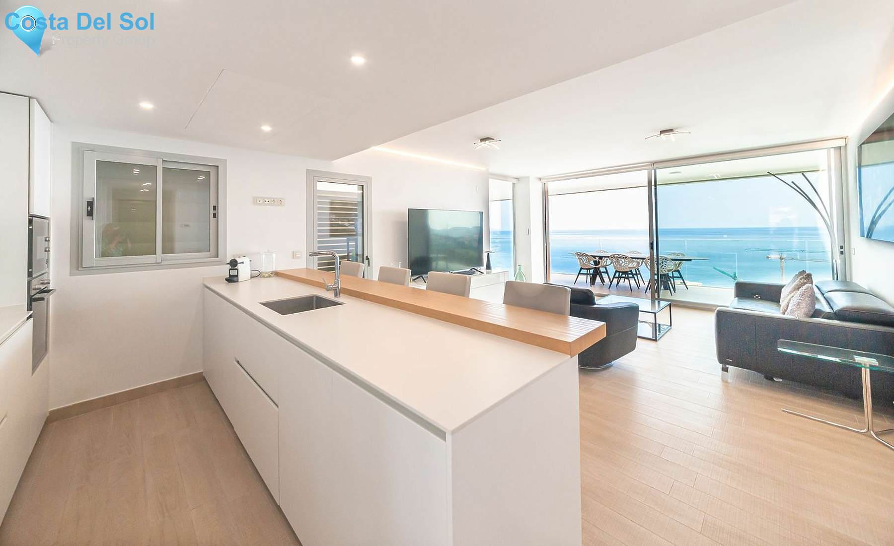 Middle Floor Apartment in Fuengirola-1530186