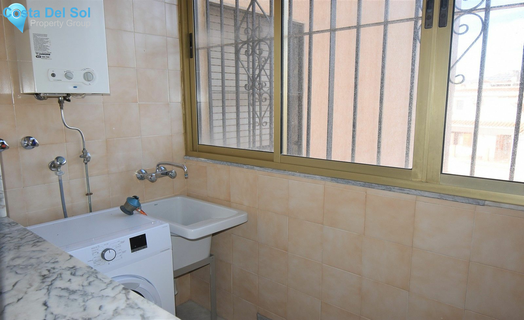 Middle Floor Apartment in Fuengirola-1532358