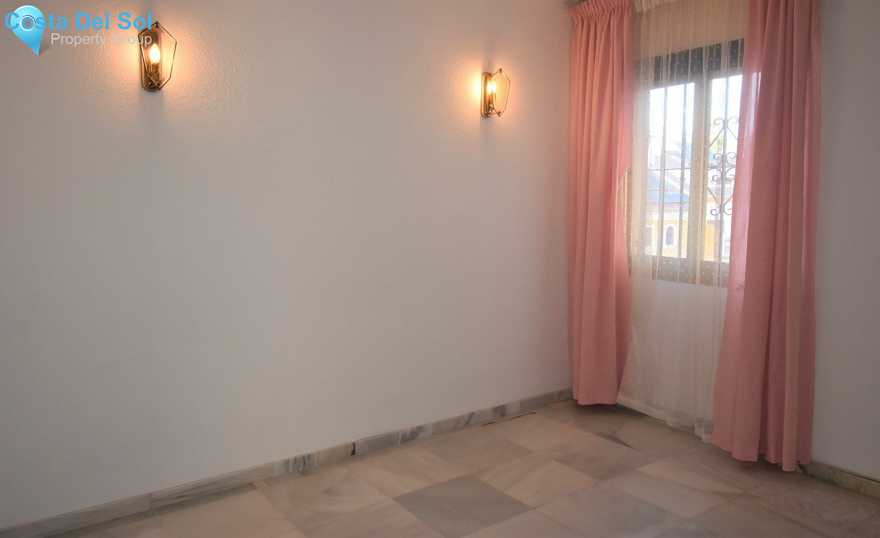 Middle Floor Apartment in Fuengirola-1532365